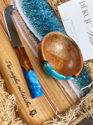 Každý kus vzniká ručně – navíc s vaším nápadem na gravírování.🦉 Efekt moře dělám z pryskyřice, která se při zalévání nikdy...