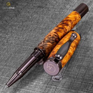 Ambonea wood – dřevo s nádhernou kresbou a teplým odstínem, které z každého pera dělá malý klenot. V mé dílně mu dávám...